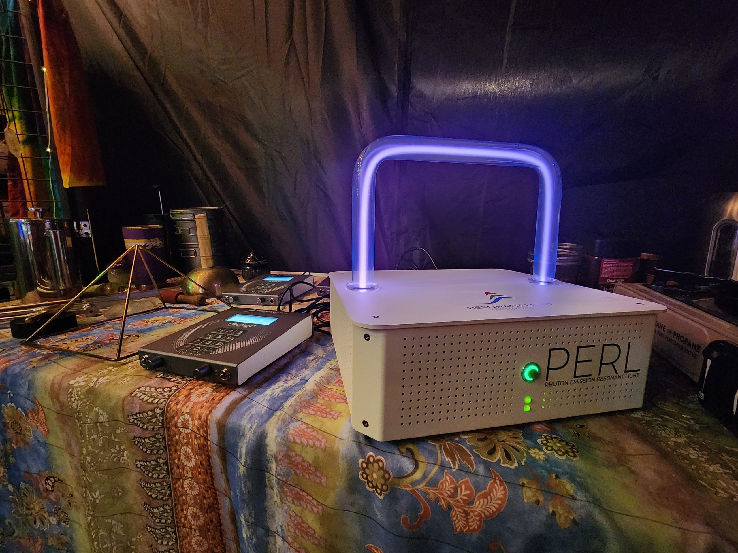 PERL resonant light device set up for a wellness session